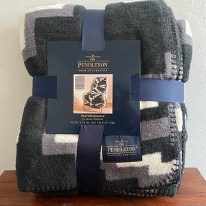 🧶2/$150 Pendleton Jacquard Classic Throw Blanket
